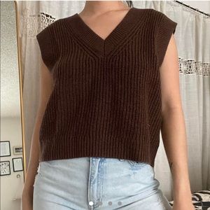 H&M Brown Sweater Vest 🤎